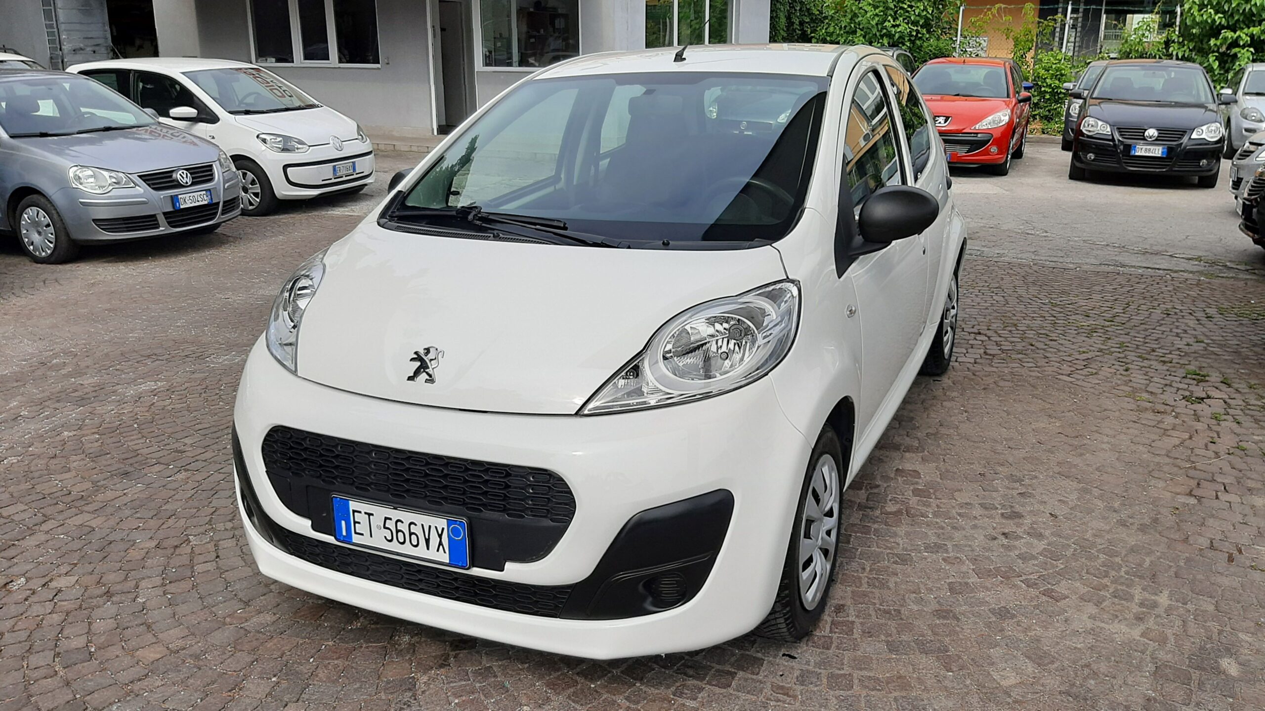 Peugeot 107 1.0 5P. Benz.